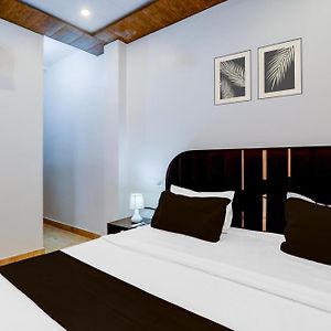Super Hotel O Aastha Inn